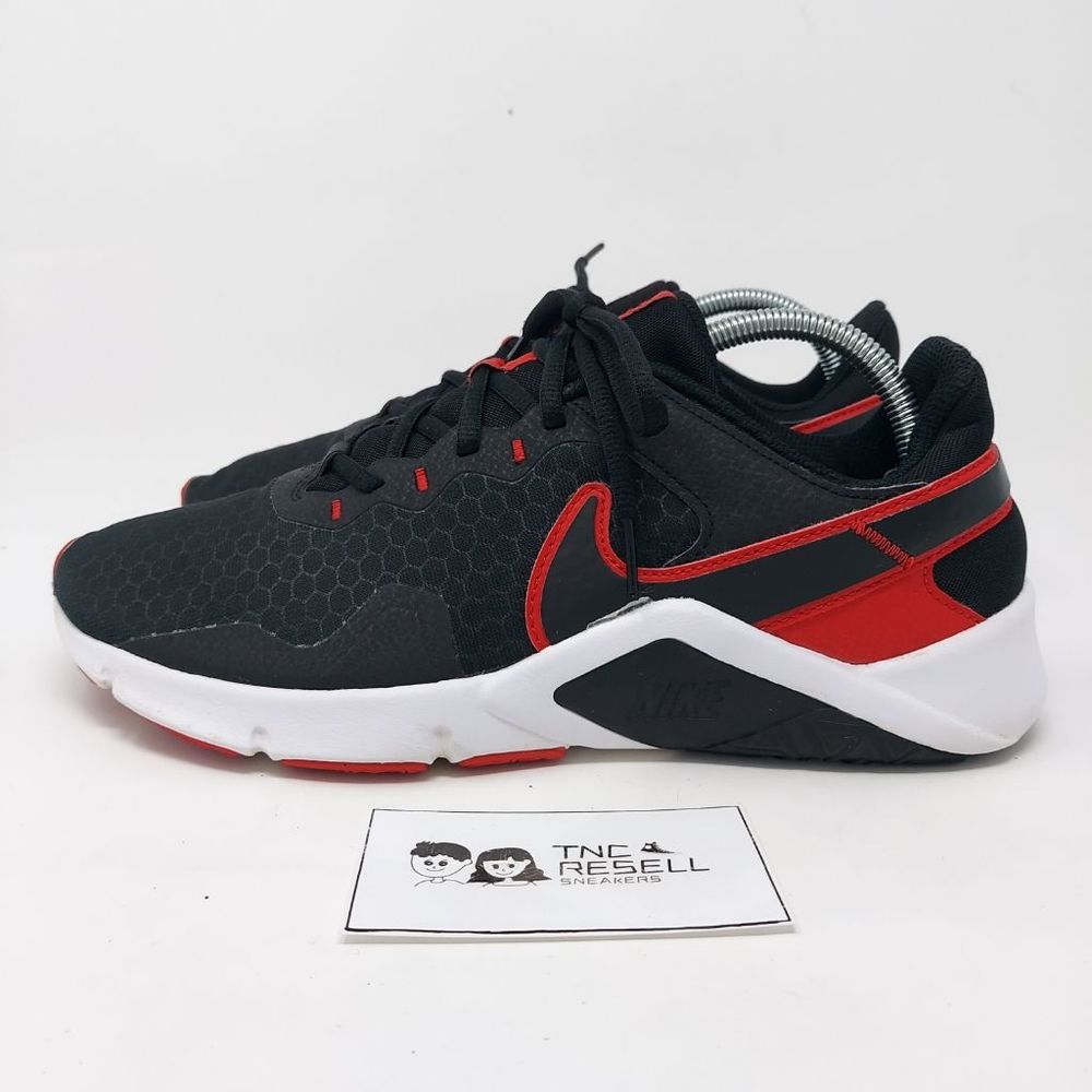 Nike Legend Essential 2 Shoes Gym Black White Red Men's size 9.5 CQ9356-005